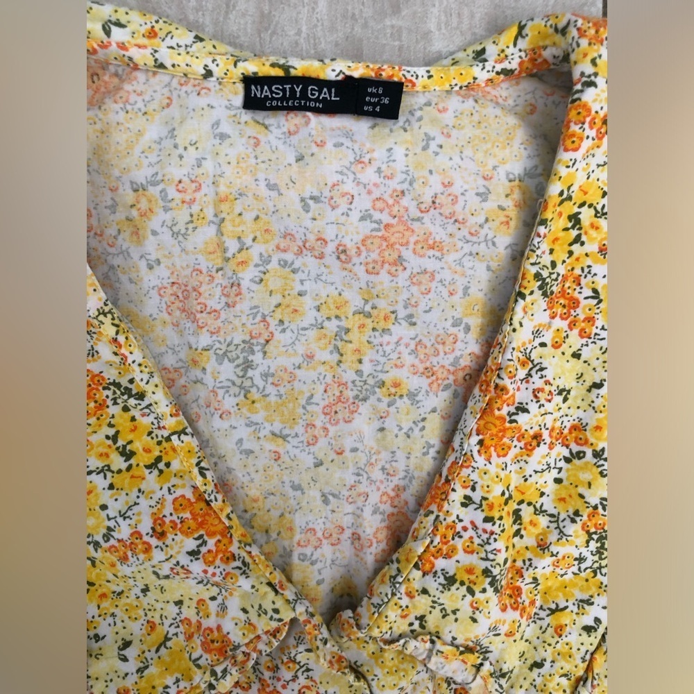 Nasty Gal Floral Collared Short Sleeve Blouse - Picture 3 of 6